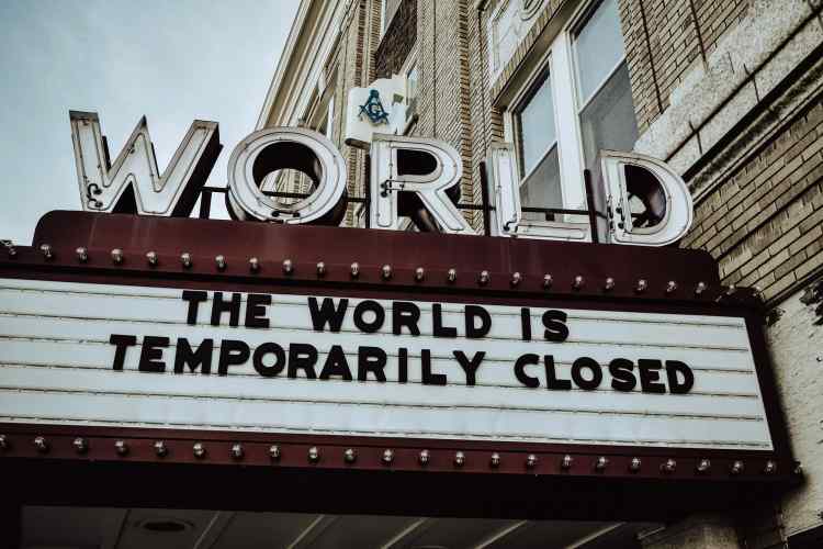 Παγκόσμια Ημέρα Θεάτρου: Χωρίς θέατρα για 2η χρονιά...στον ψυχίατρο με εντολή υπουργού